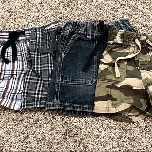 Boy’s Gymboree 3-6 month Shorts
